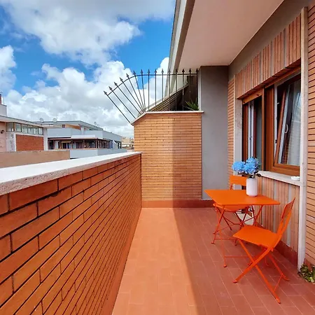 Attico Con Balcone - Mare E Comfort * 리도디오스티아